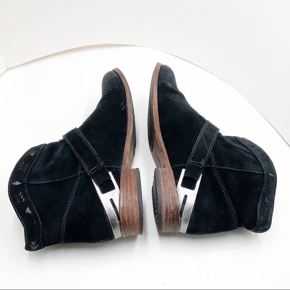 {UGG} Australia 'Austin' Suede Ankle Boots - Picture 12 of 16